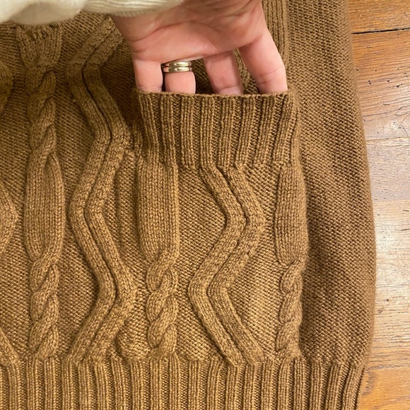 VTG Cashmere 100% Neiman Marcus V-Neck Cable Knit Sweater Camel Tan Scotland - Picture 5 of 9
